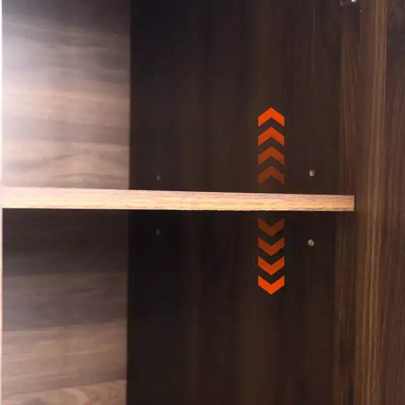 Isla de cocina con armario para guardar el cubo de basura y estante ajustable, carrito de cocina con ruedas y ala abatible, toallero y cajón