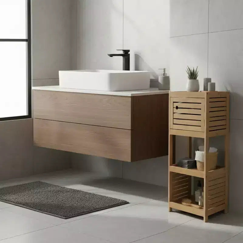 Armario compacto de almacenamiento para baño de estilo francés, con estantes abiertos y puerta ventilada, color natural