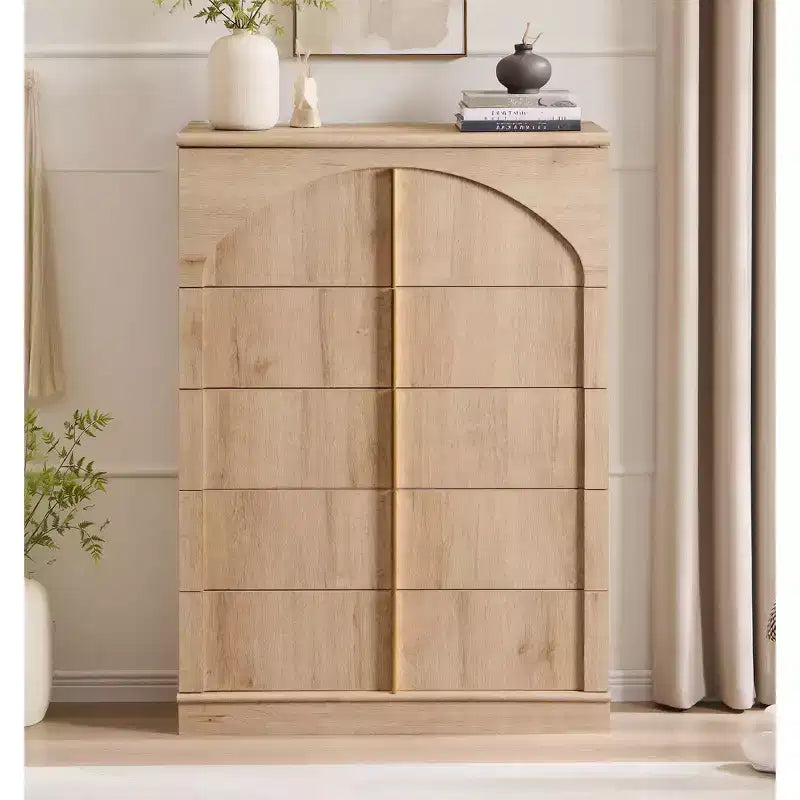 Kommode mit 5 Schubladen, 44 Zoll hohe Kommoden und Schubladenschränke mit gewölbtem Paneeldesign, moderner hoher Holzschrank mit natürlicher Textur fürs Schlafzimmer