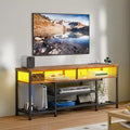 Mueble para TV marrón de 55 Inch con estación de carga y luces LED, centro de entretenimiento para televisores de hasta 60 Inch, consola multimedia con estantes de almacenamiento para sala de estar o dormitorio