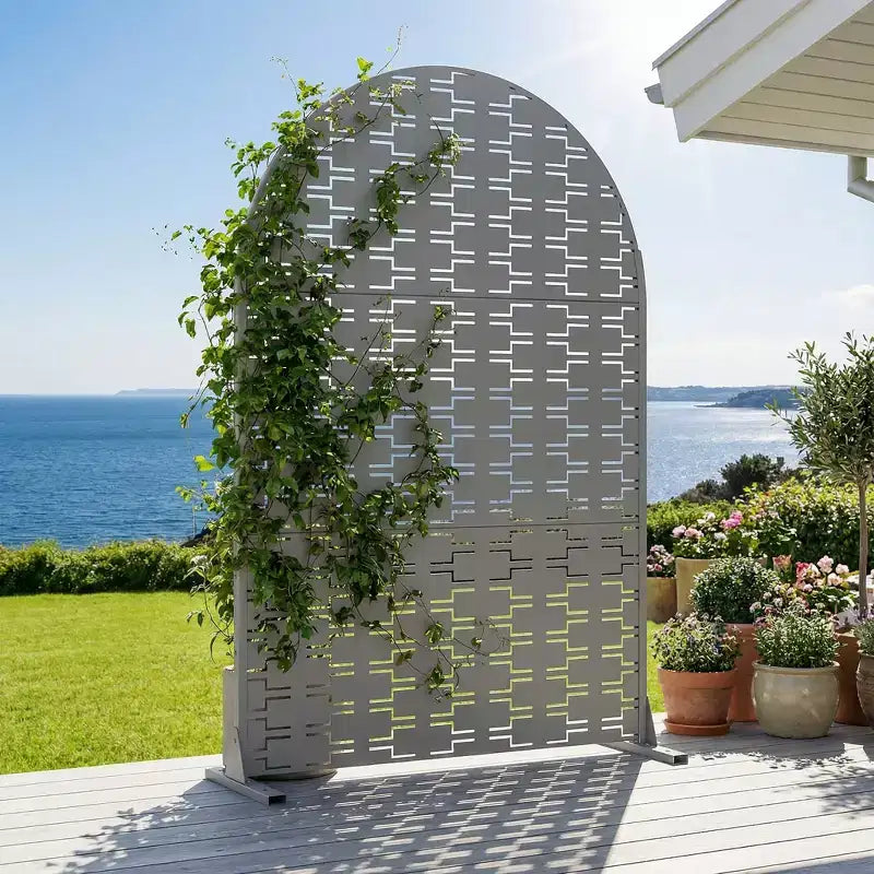 Paravent d’intimité extérieur en métal, arqué, autoportant, de 72H x 47W, panneaux de clôture gris clair/marron pour jardin, patio, terrasse et cour